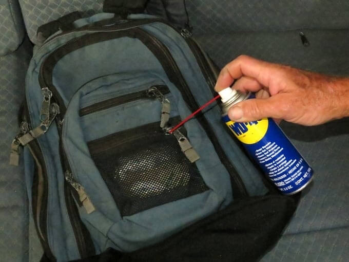 Unstick Zippers With WD-40